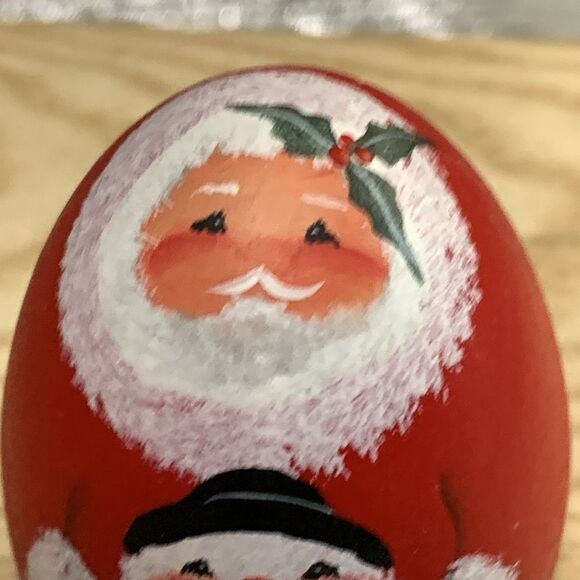 Two Small Vintage Hand Painted Artist Signed Wooden Egg Santa Folk Art Figurines - Picture 13 of 17